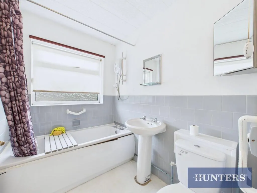 2 bed Semi-Detached Bungalow