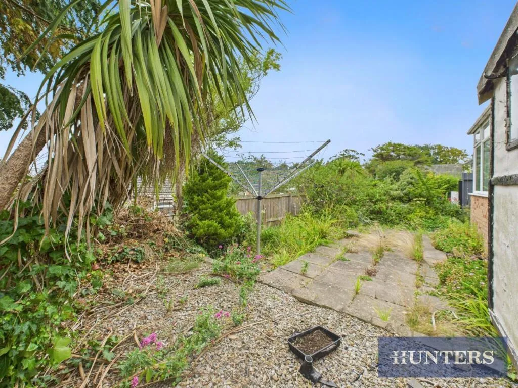 2 bed Semi-Detached Bungalow