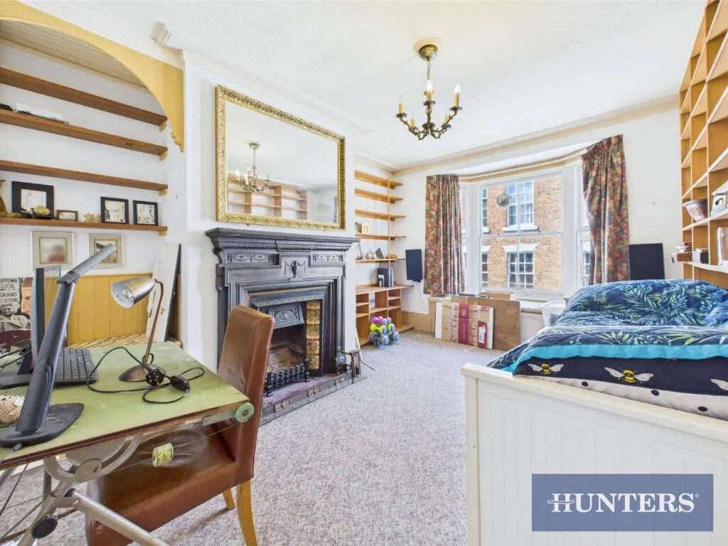 4 bed Terraced
