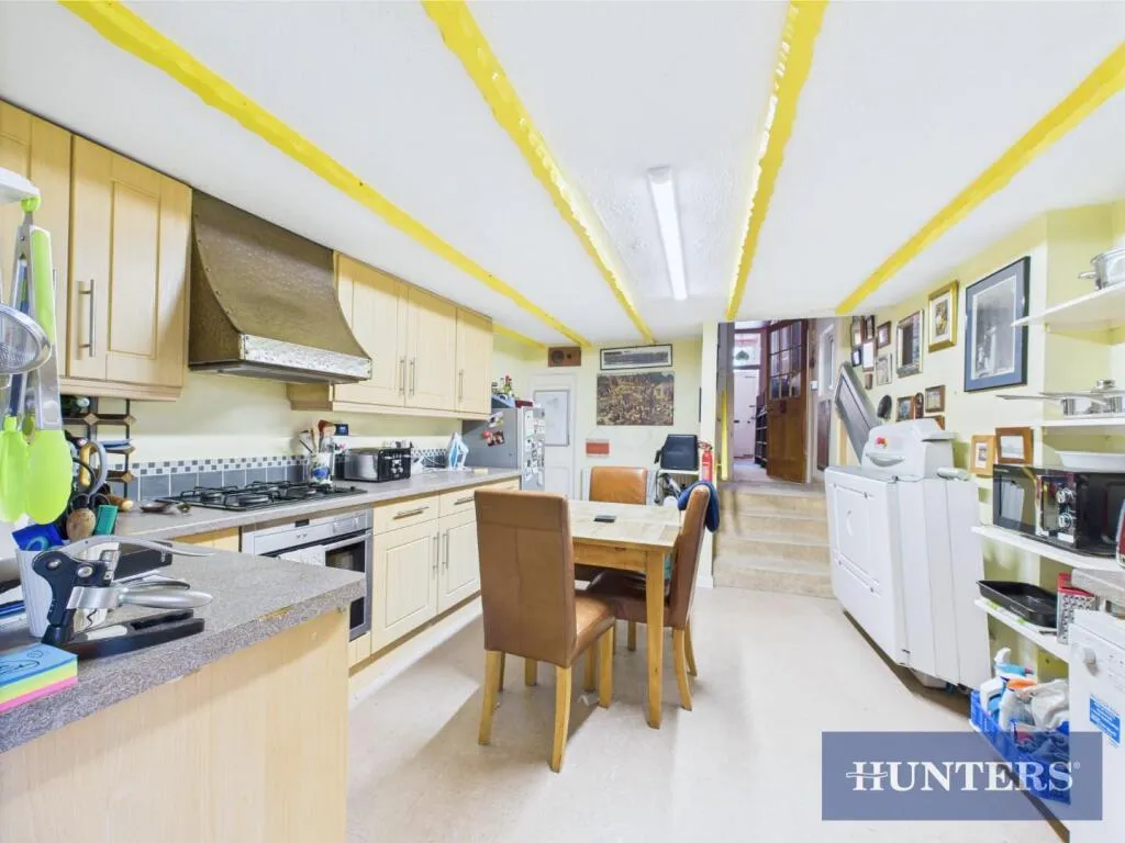 4 bed Terraced