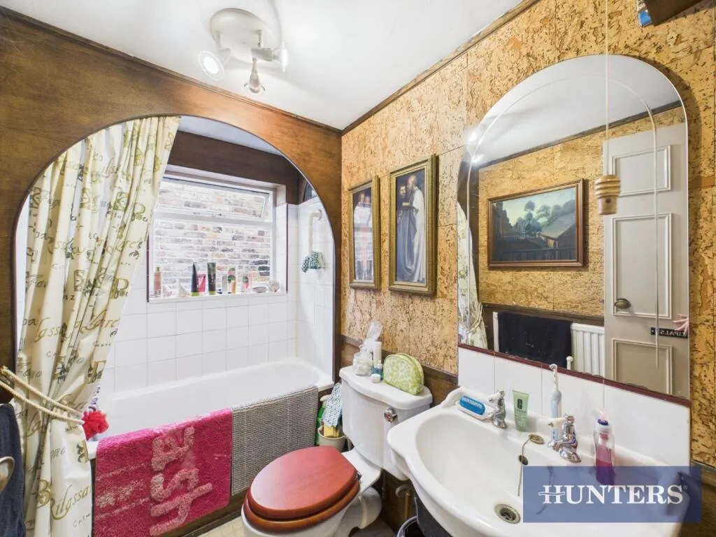 4 bed Terraced