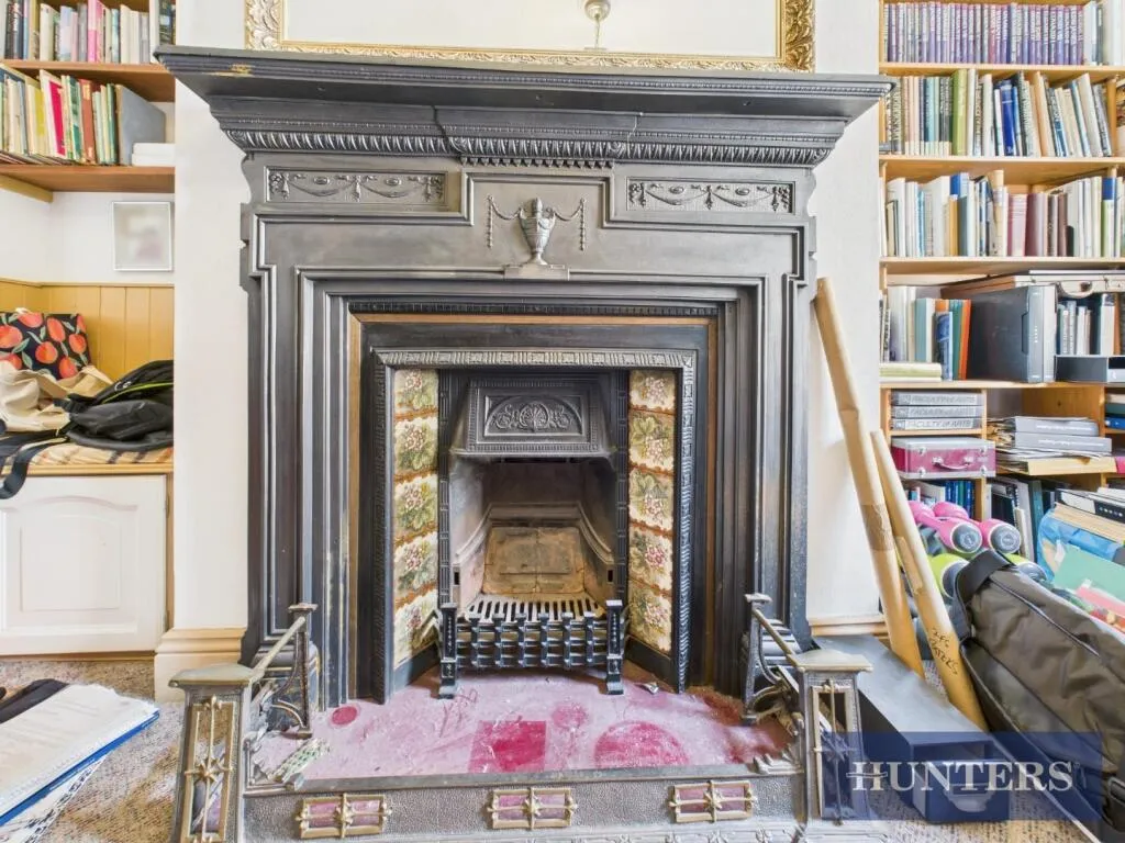 4 bed Terraced
