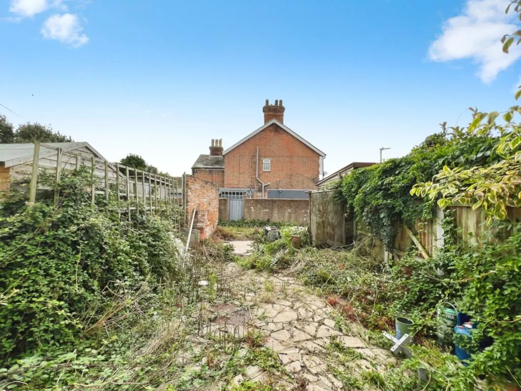 3 bed Terraced