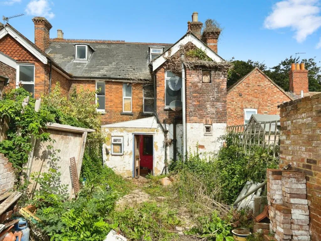 3 bed Terraced