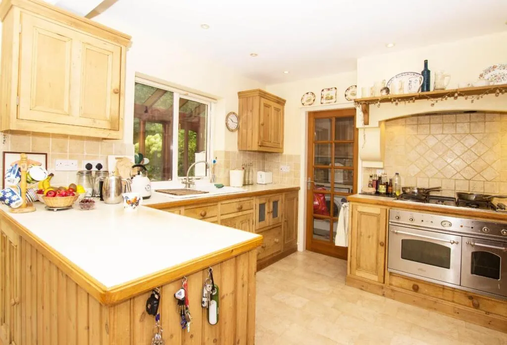4 bed Town House