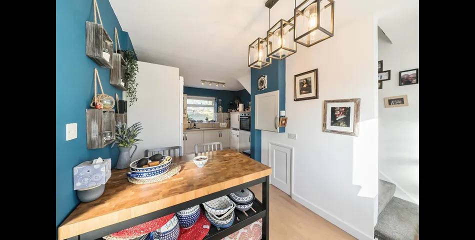 THREE BEDROOM SEMI-DETACHED PROPERTY