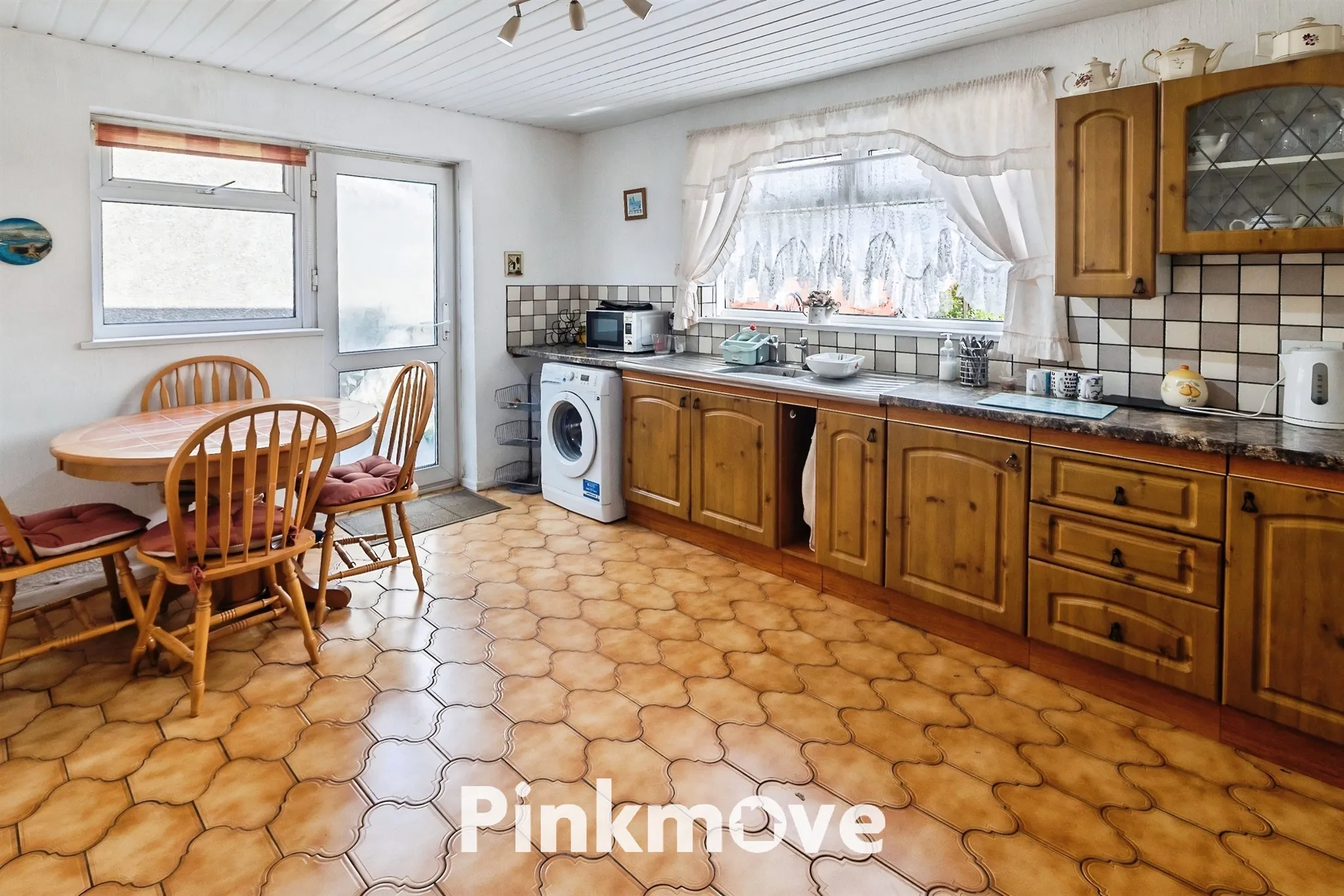 3 bed End of Terrace
