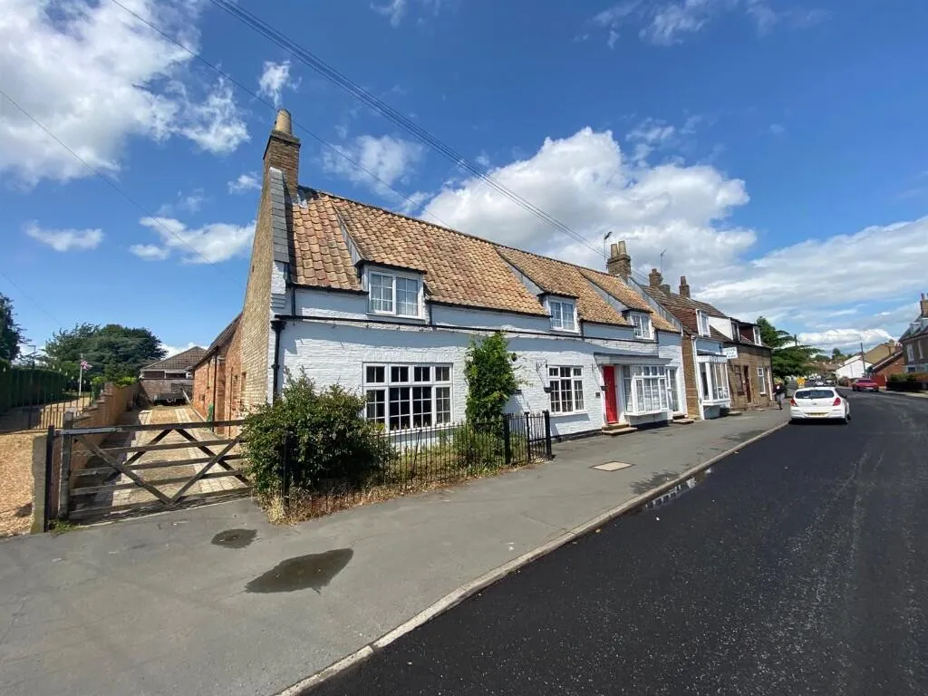 5 bed Detached