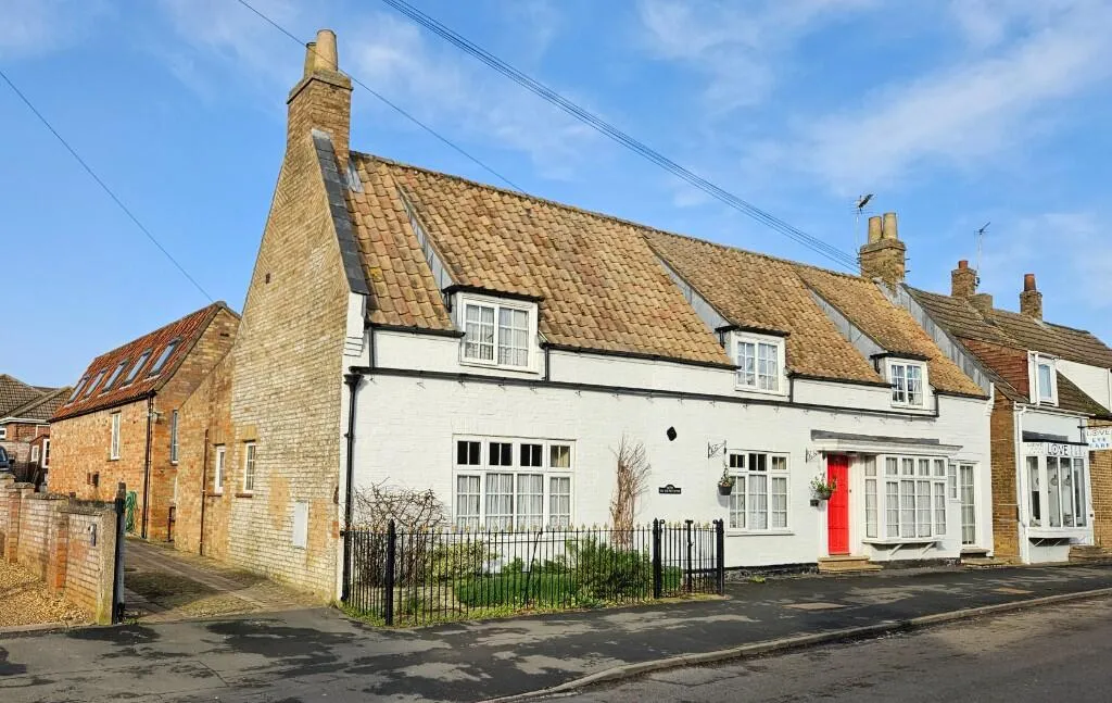 5 bed Detached