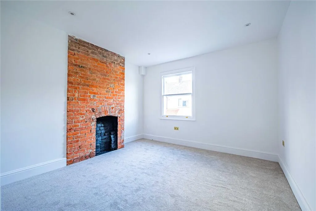 2 bed Terraced