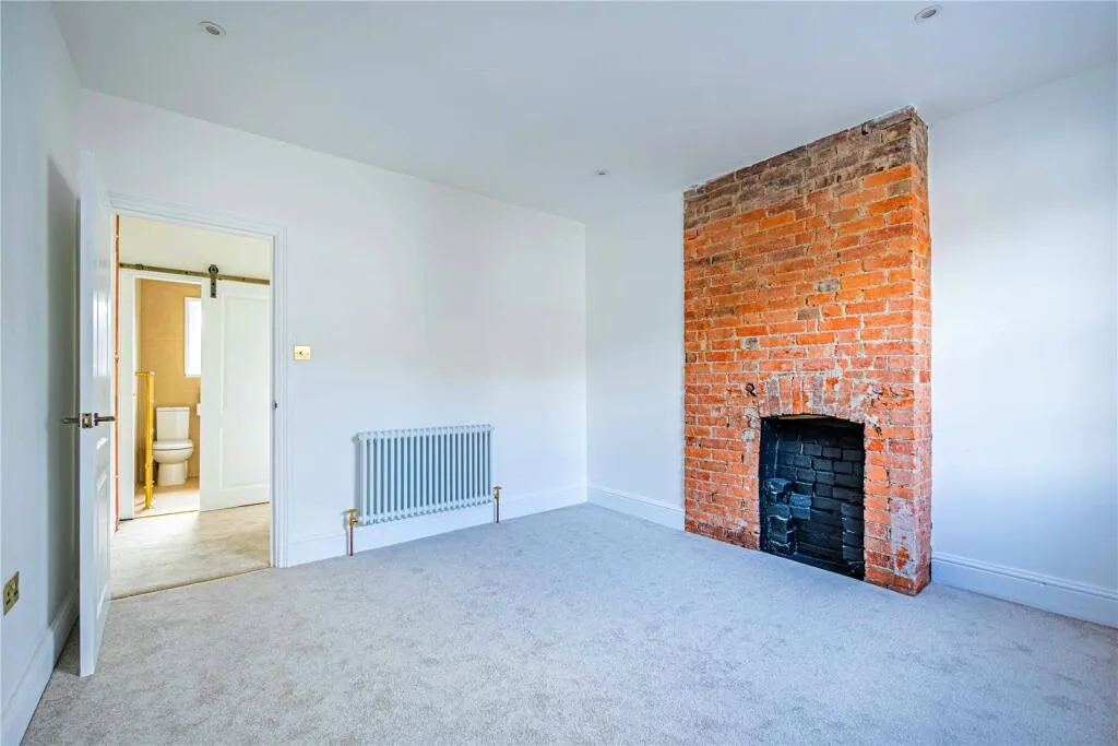 2 bed Terraced