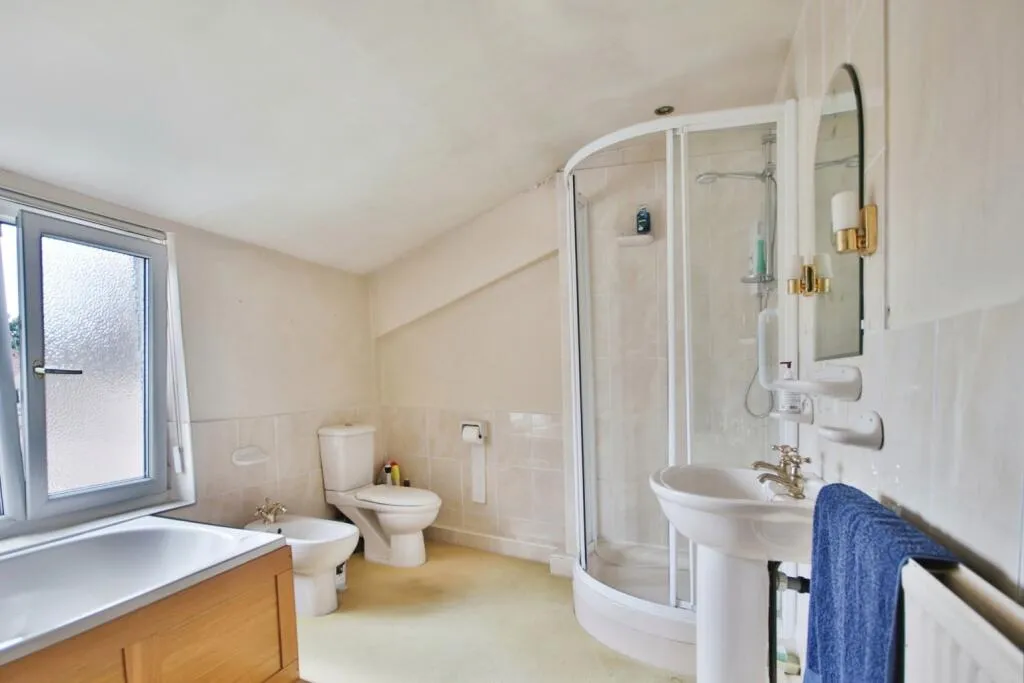 5 bed End of Terrace