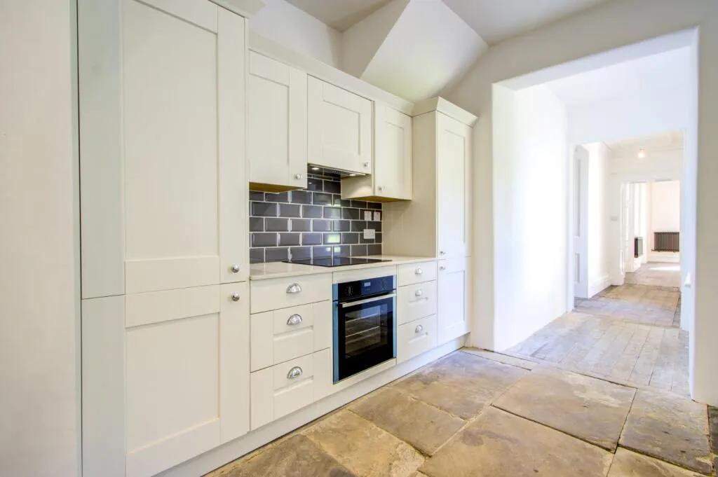 6 bed Character Property