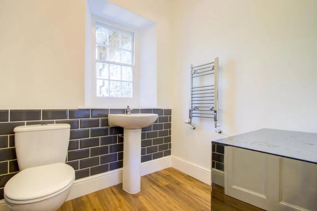 6 bed Character Property