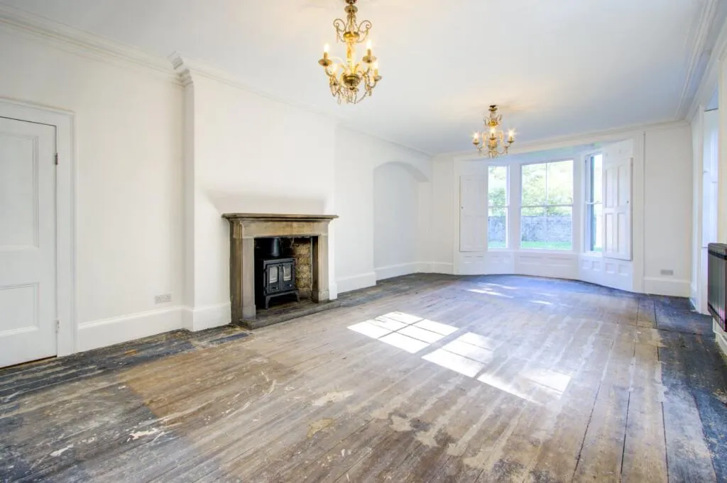 6 bed Character Property