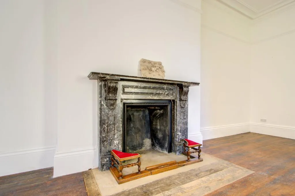6 bed Character Property