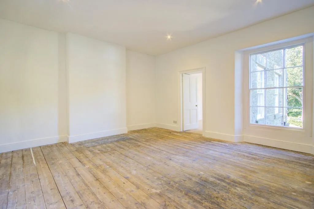 6 bed Character Property