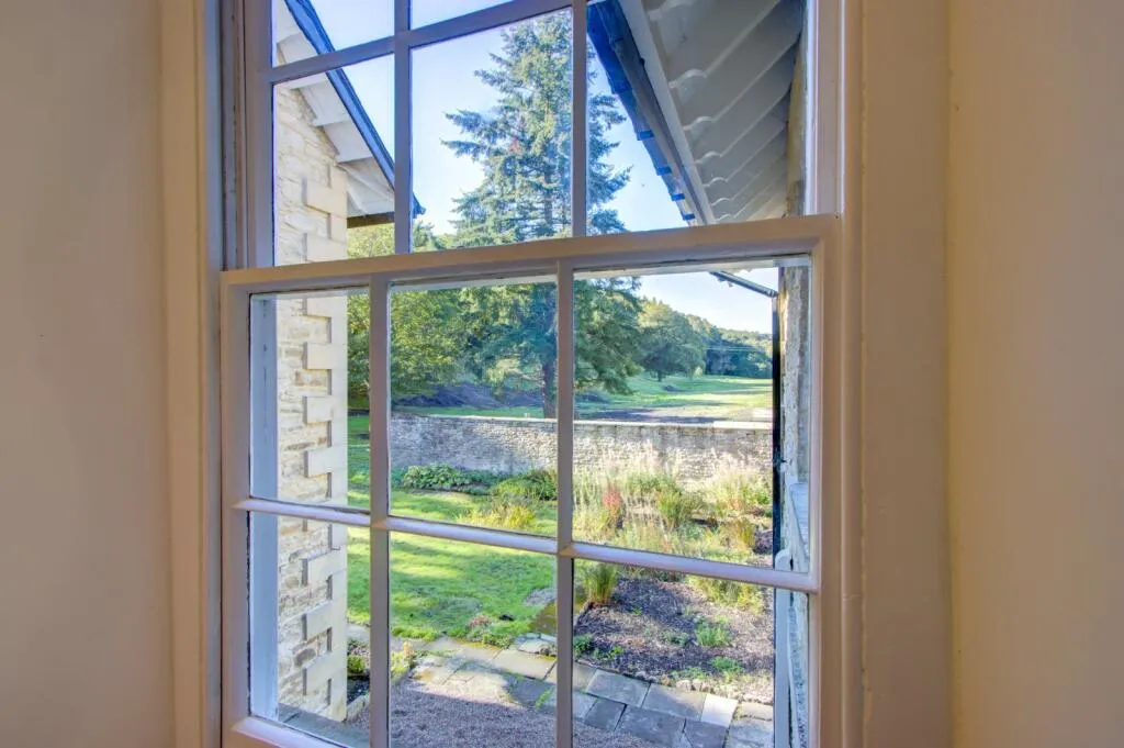 6 bed Character Property