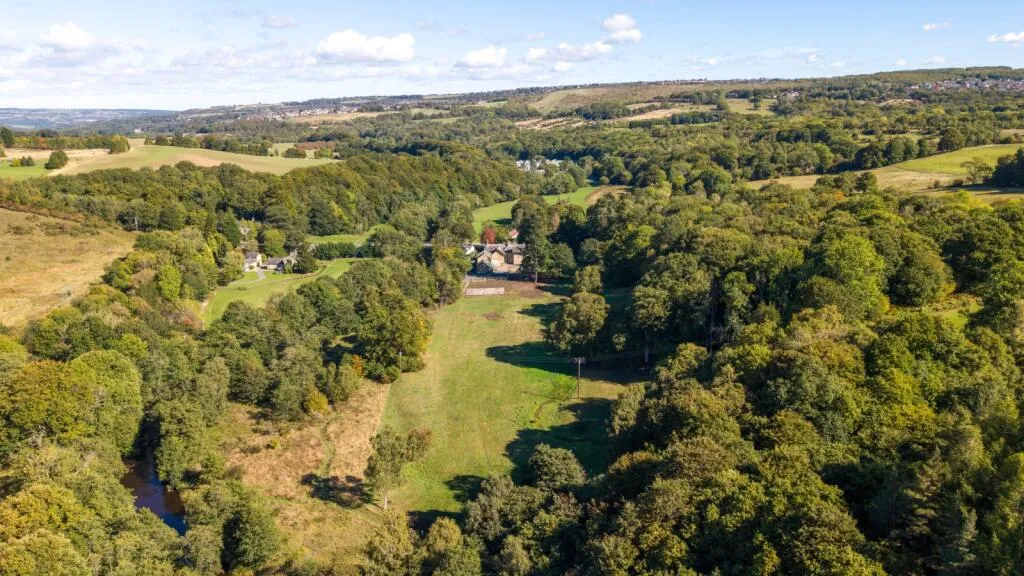6 bed Character Property