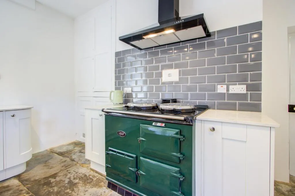 6 bed Character Property