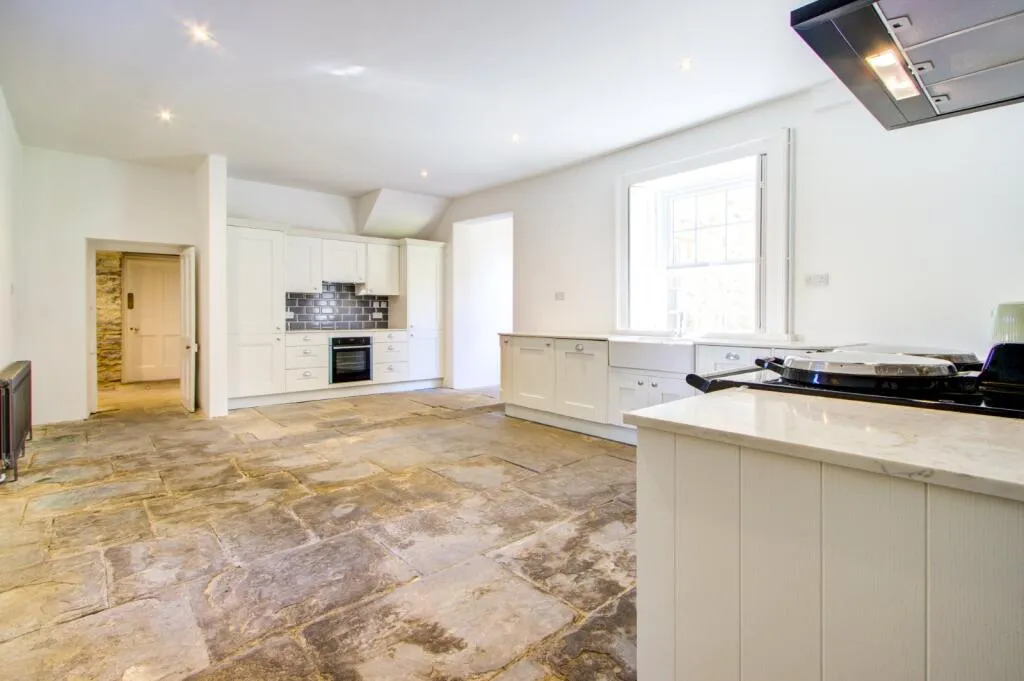 6 bed Character Property