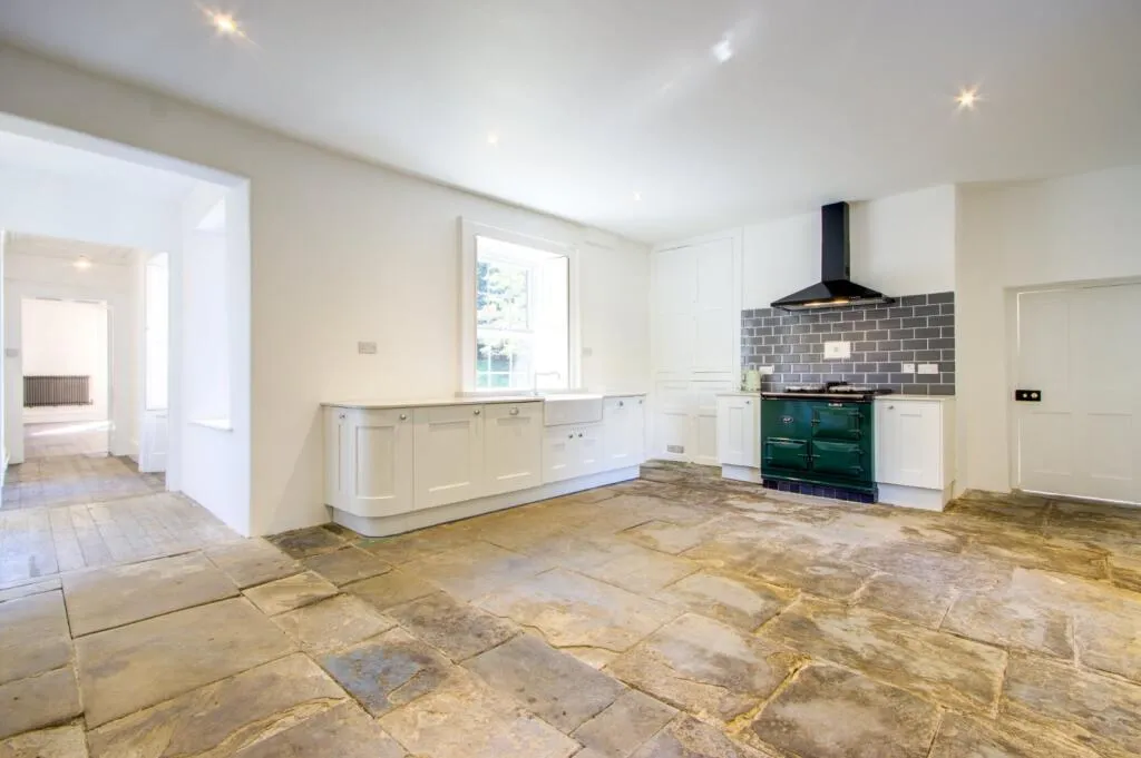 6 bed Character Property