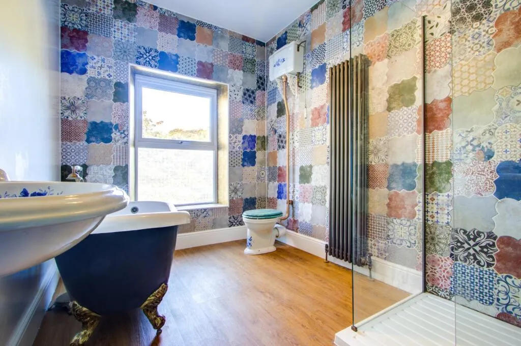 6 bed Character Property
