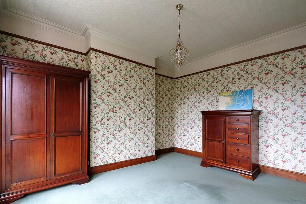 5 bed Semi-Detached
