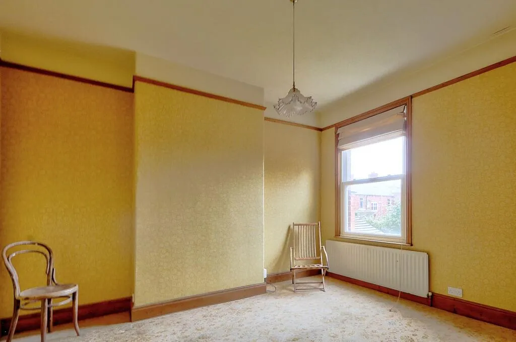 5 bed Semi-Detached