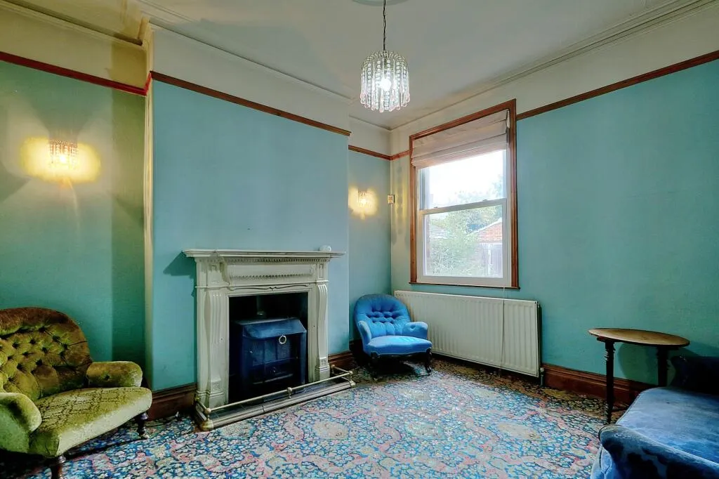 5 bed Semi-Detached