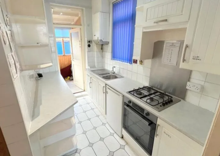 3 bed End of Terrace