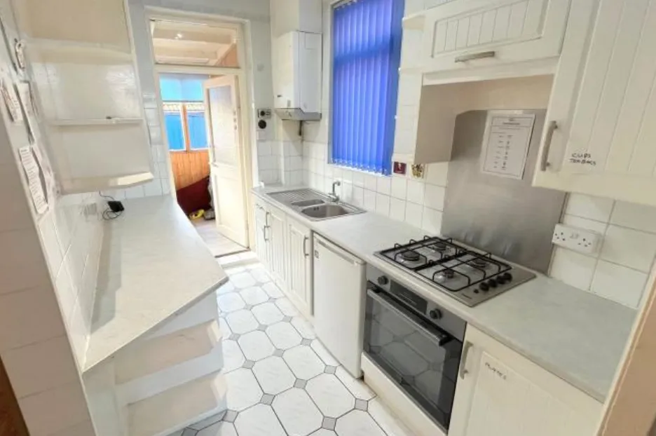 3 bed End of Terrace