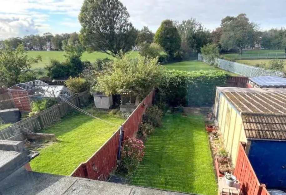 3 bed End of Terrace
