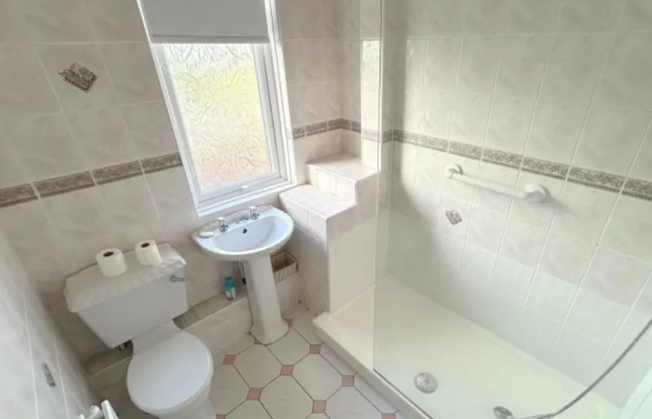 3 bed End of Terrace