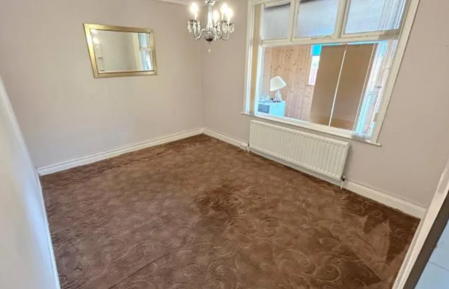 3 bed End of Terrace