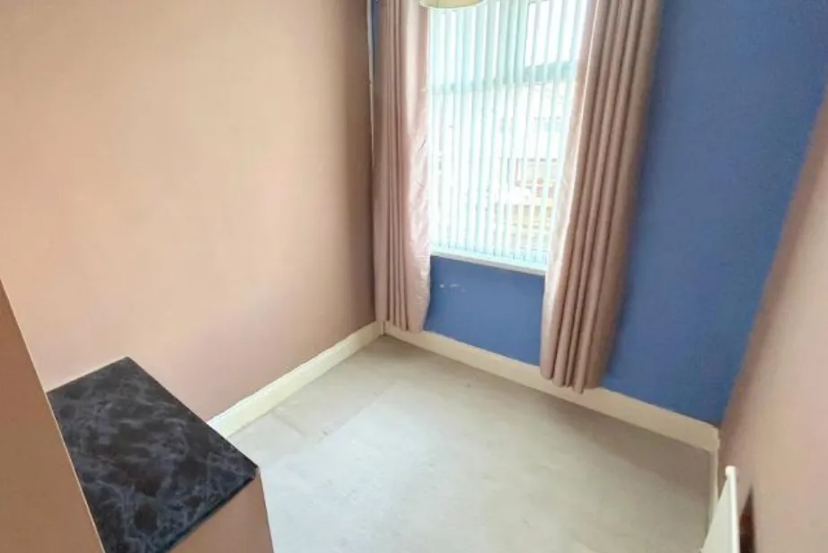 3 bed End of Terrace