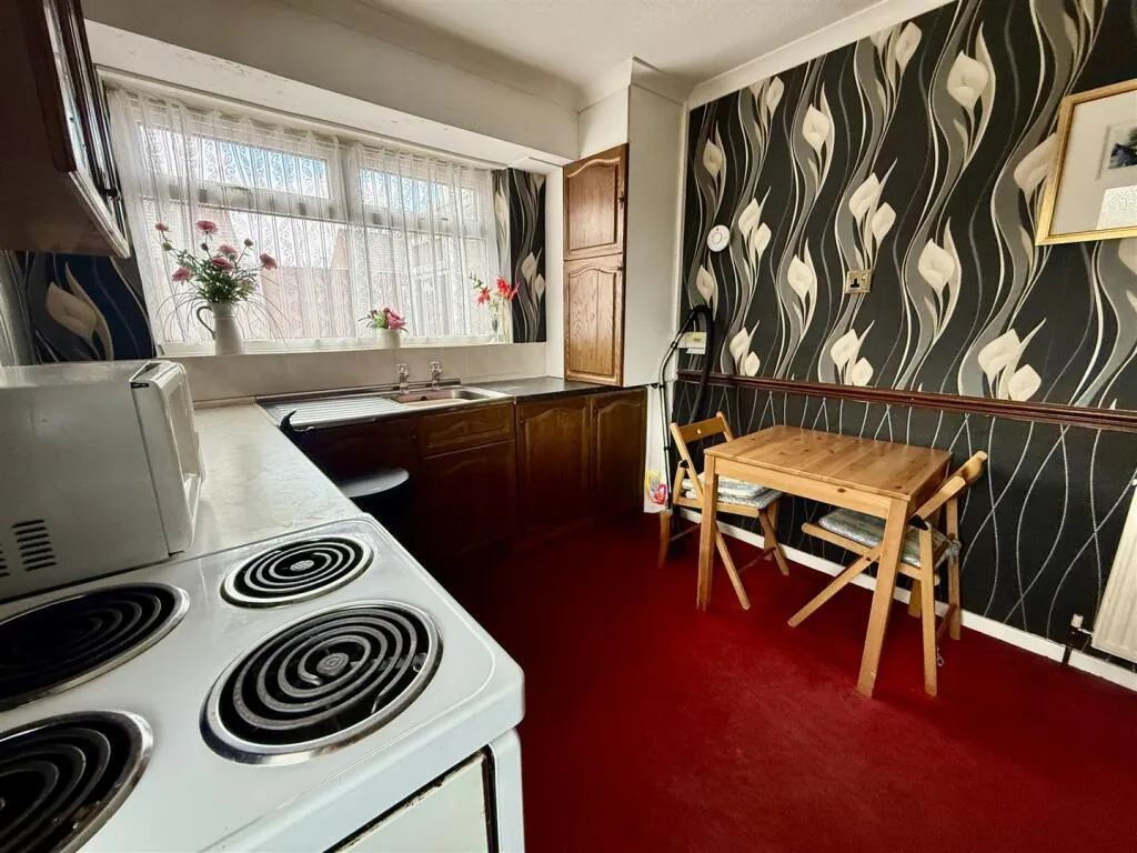 2 bed Semi-Detached Bungalow