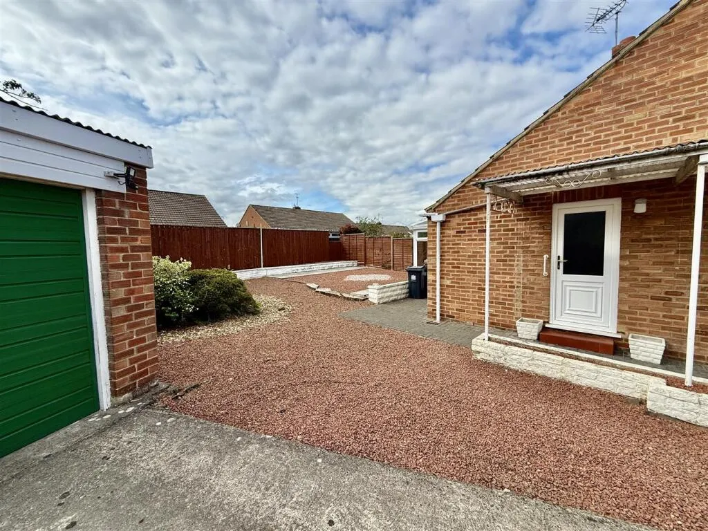 2 bed Semi-Detached Bungalow