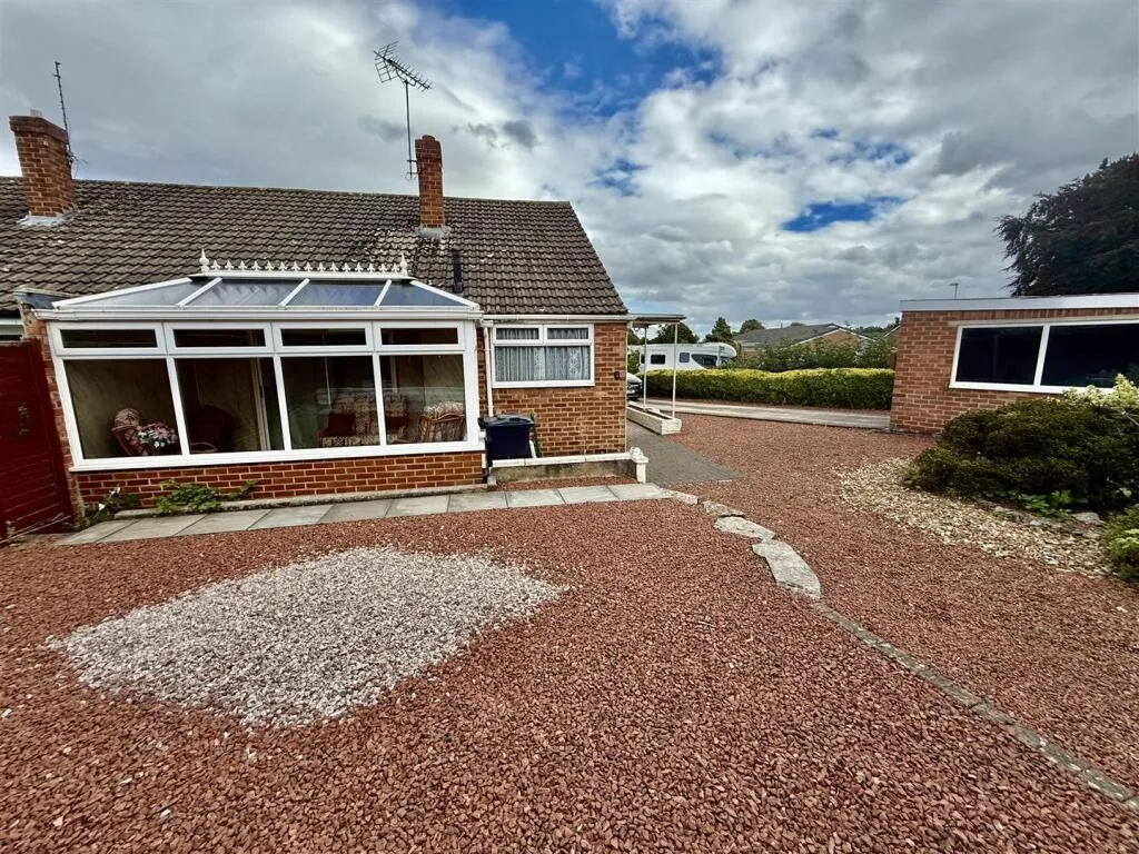 2 bed Semi-Detached Bungalow