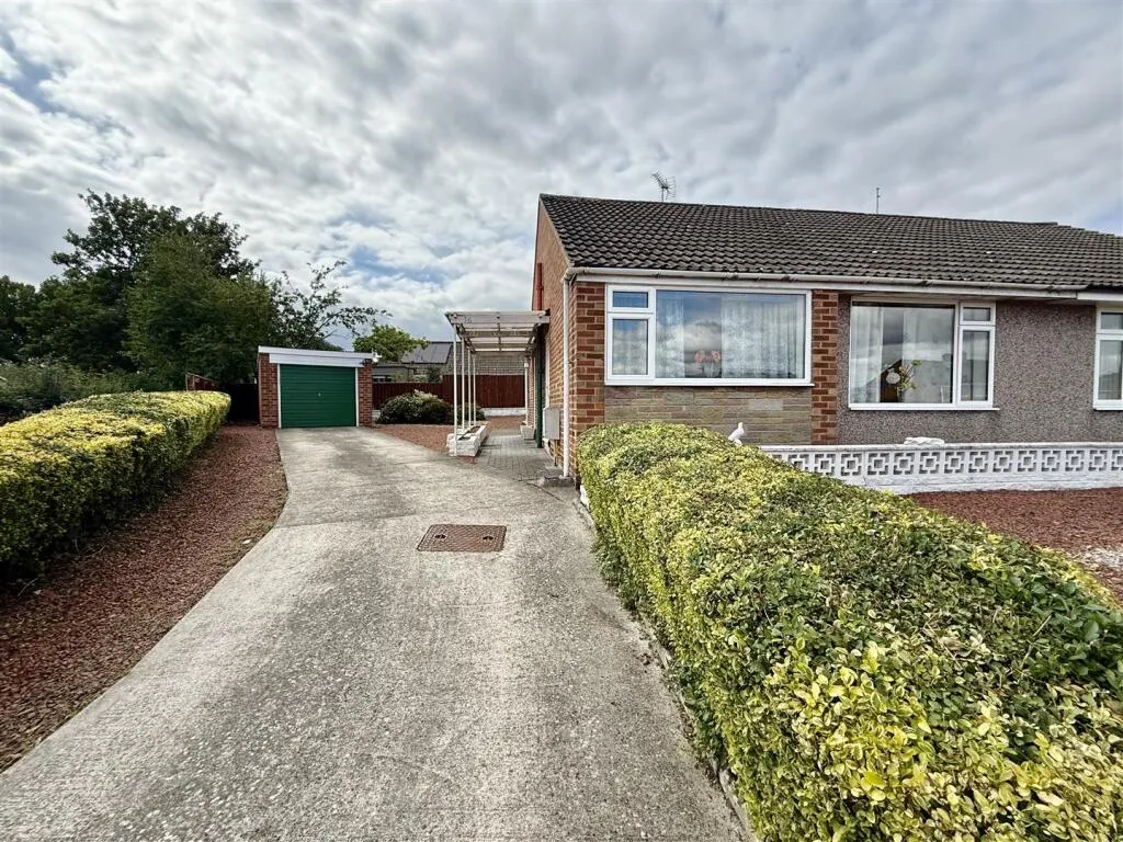2 bed Semi-Detached Bungalow