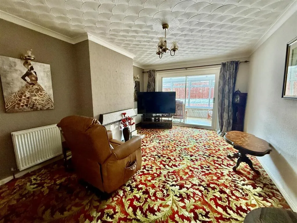 2 bed Semi-Detached Bungalow