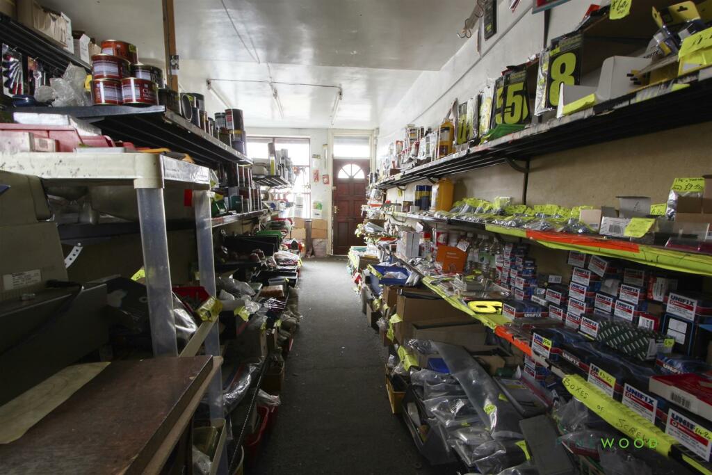 1 bed Commercial Property