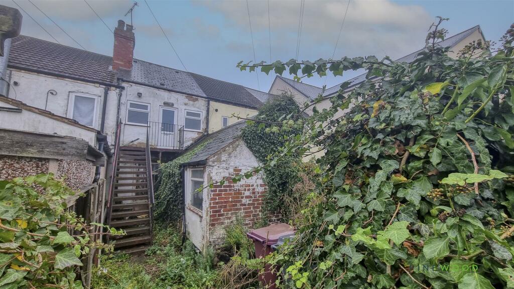 1 bed Commercial Property