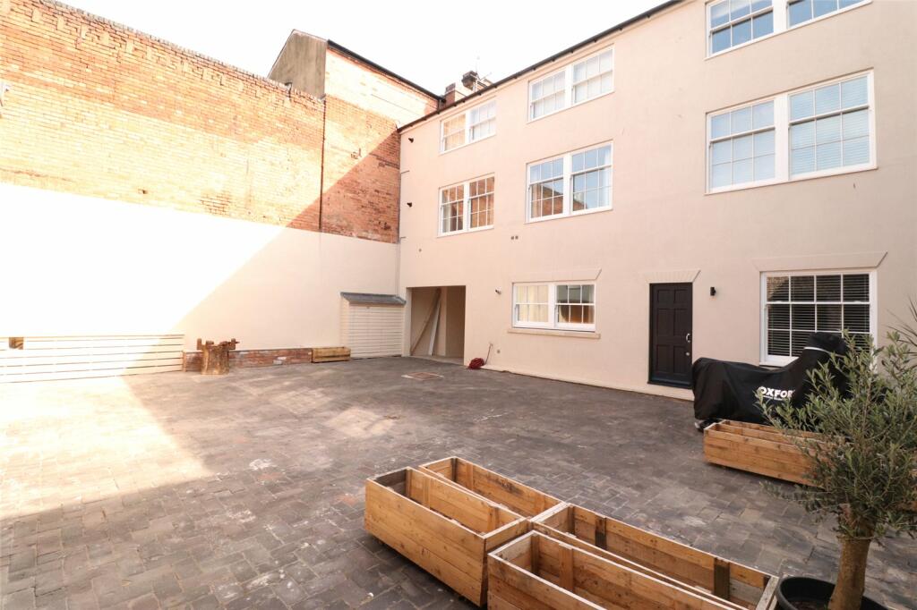 2 bed Apartment