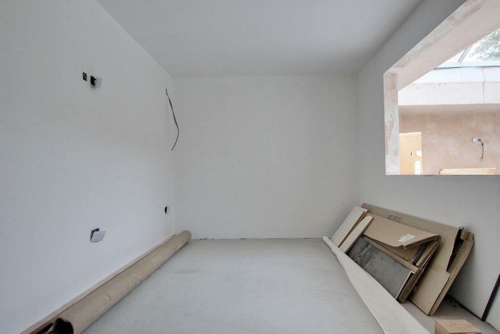 4 bed Detached
