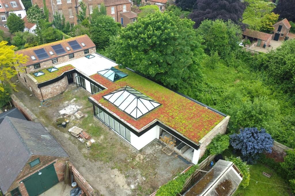 4 bed Detached
