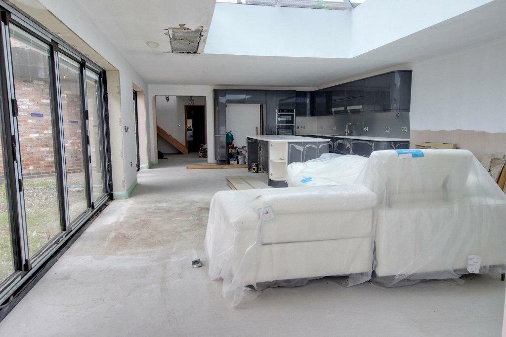 4 bed Detached