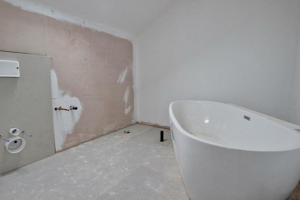 4 bed Detached