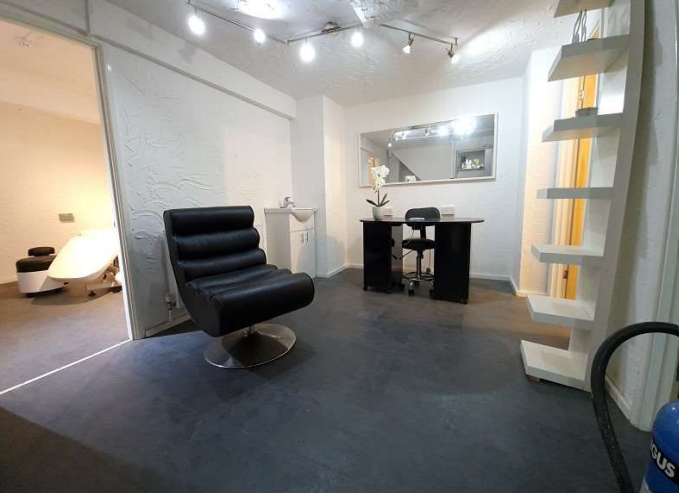 Hairdresser / Barber Shop