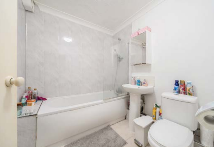 1 bed Ground Flat